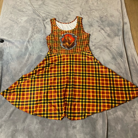 BRAND NEW Gryffindor Harry Potter Skater Dress - Picture 1 of 4
